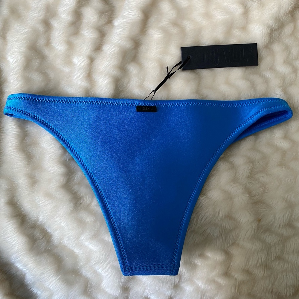 NWT triangl cheeky bikini bottoms- size medium - Picture 2 of 5